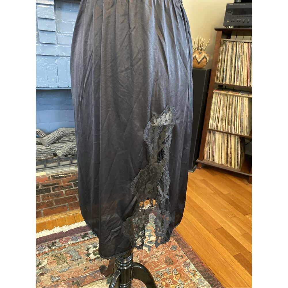Vintage Dixie Belle Half Slip Black Anti-static Size Medium Lace Trimmed Slits - Picture 3 of 11
